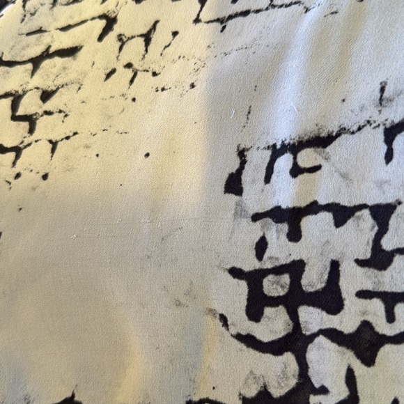 Raffi Silky Top, Women's White and Black Pattern M - Picture 7 of 7